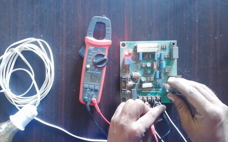 Testing standby AVR with Multimeter Probes